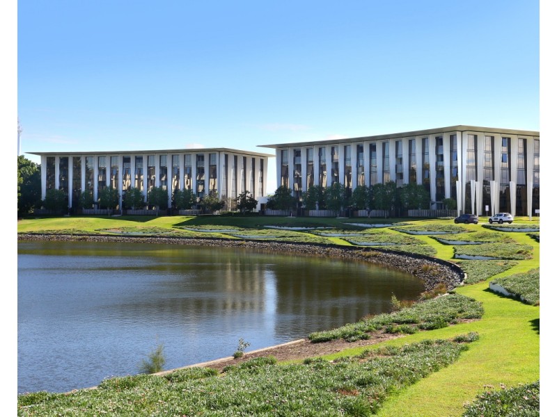 1 Marina Drive, Benowa QLD 4217