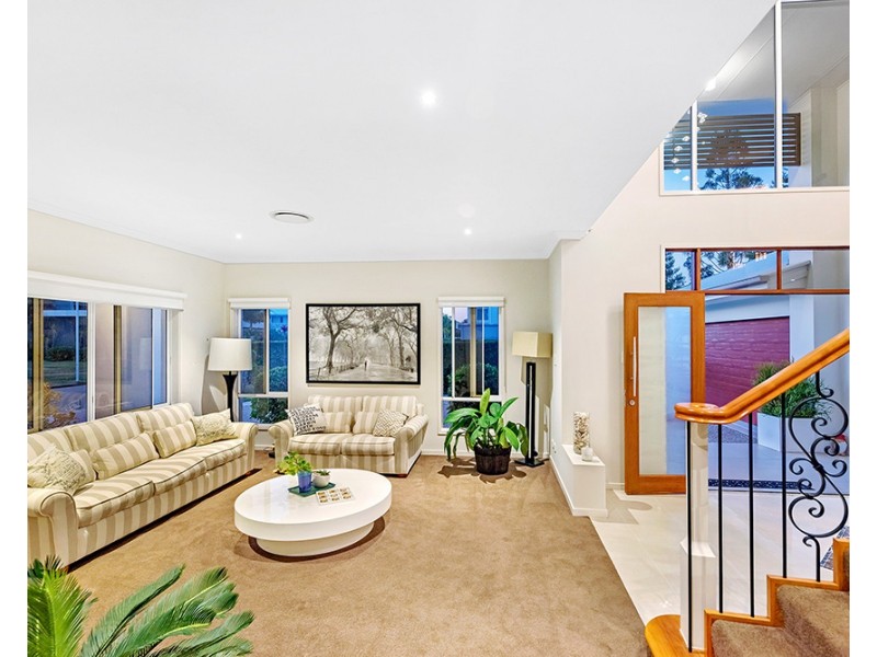 3017 The Boulevarde, Benowa QLD 4217