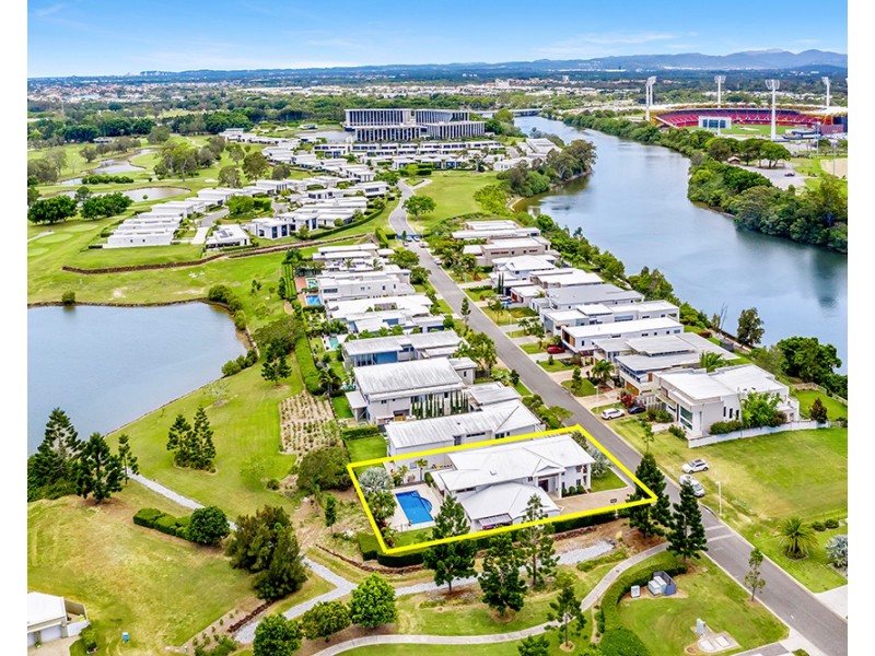 3017 The Boulevarde, Benowa QLD 4217
