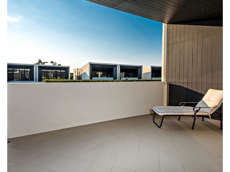 13 Theatre Drive, Benowa QLD 4217