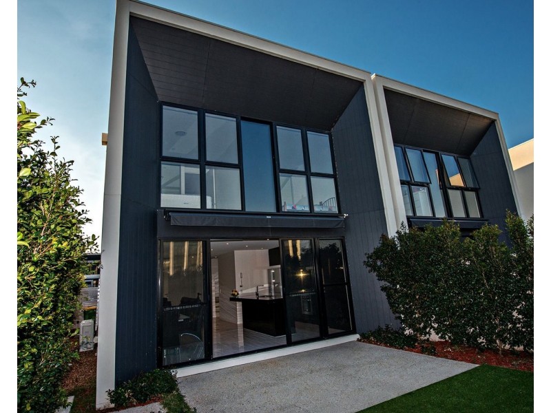 13 Theatre Drive, Benowa QLD 4217