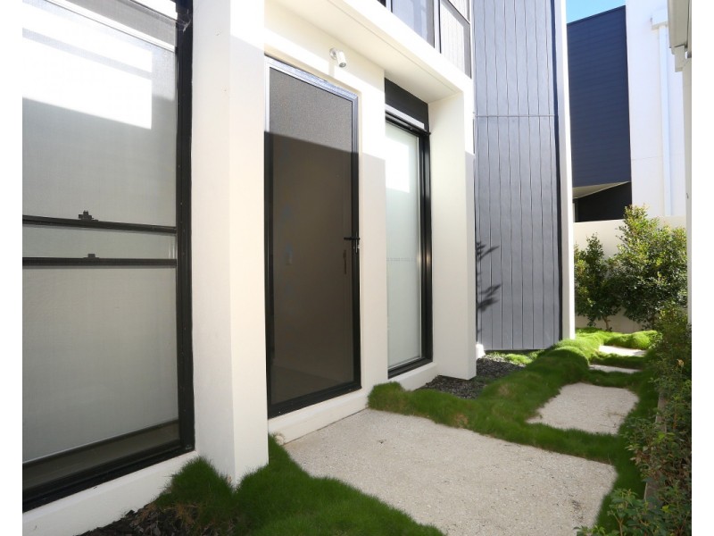 7 THEATRE DRIVE, Benowa QLD 4217