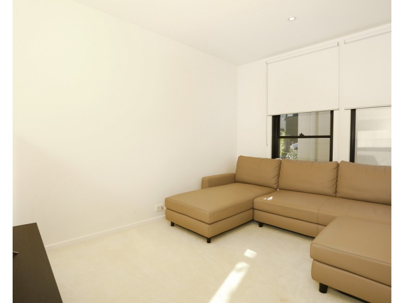 7 THEATRE DRIVE, Benowa QLD 4217