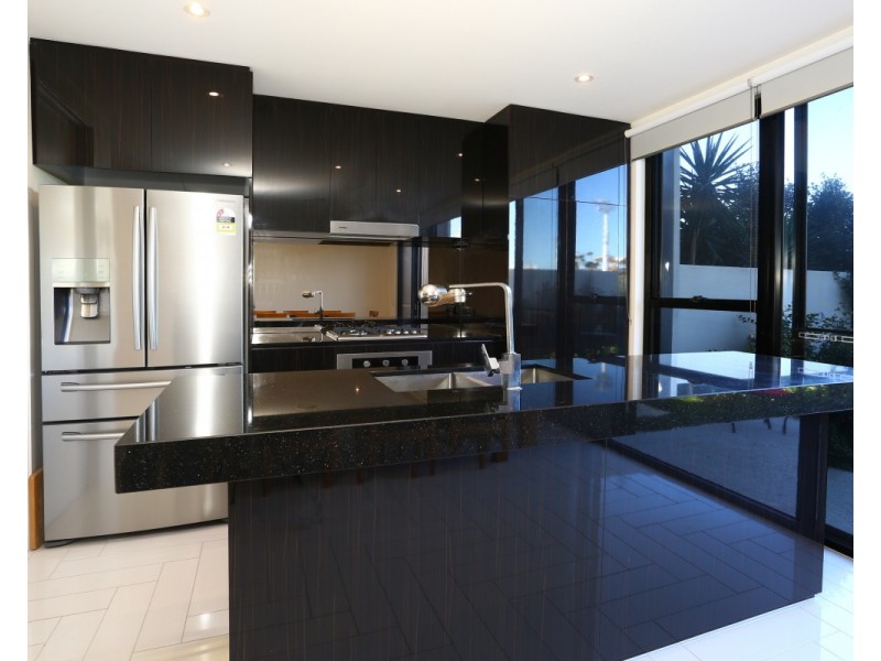 7 THEATRE DRIVE, Benowa QLD 4217