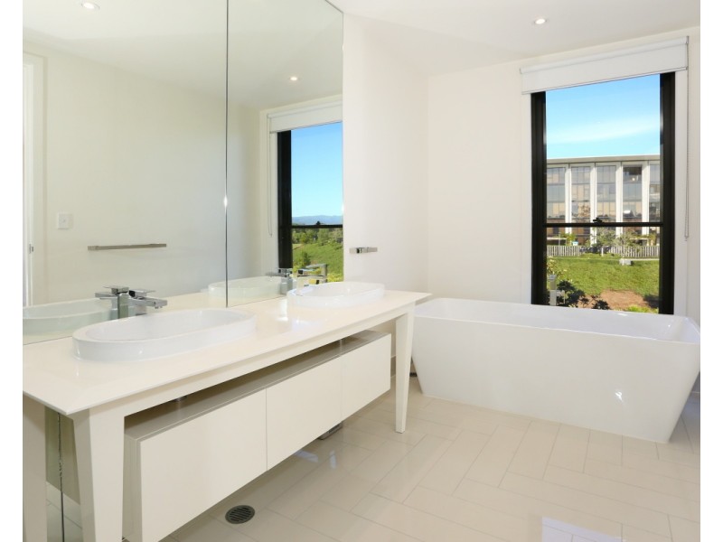 7 THEATRE DRIVE, Benowa QLD 4217