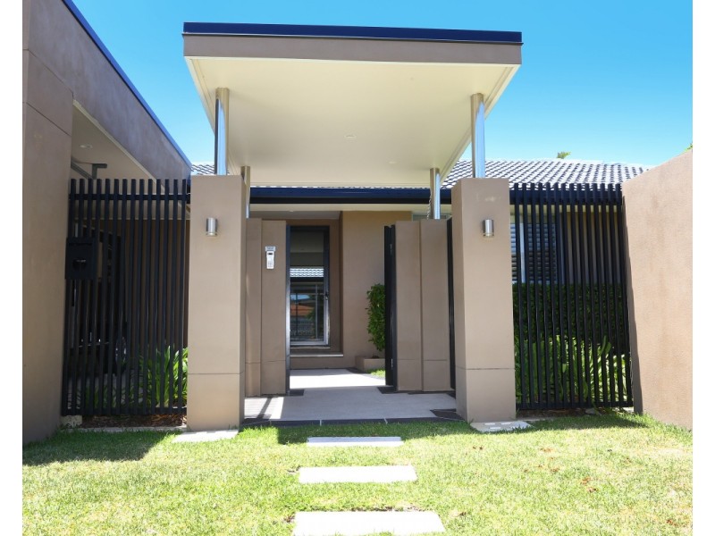 3  Balmoral Avenue, Sorrento QLD 4217