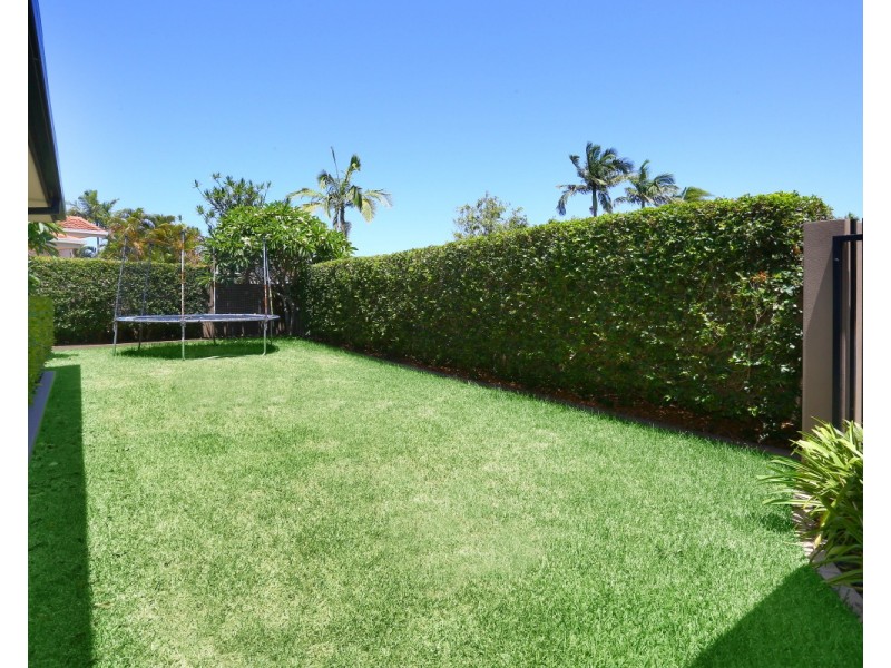 3  Balmoral Avenue, Sorrento QLD 4217