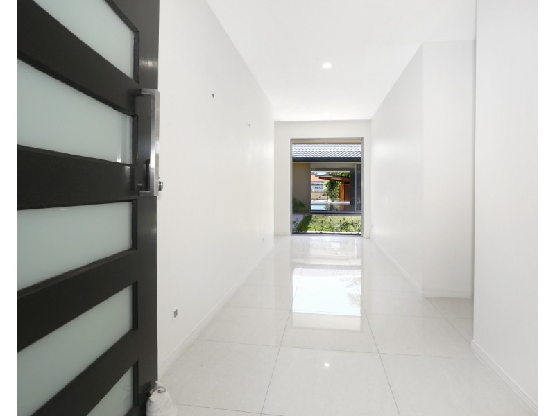 3  Balmoral Avenue, Sorrento QLD 4217