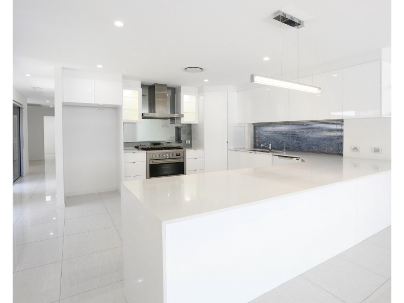 3  Balmoral Avenue, Sorrento QLD 4217