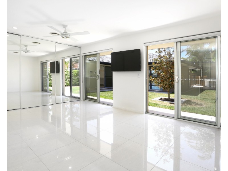 3  Balmoral Avenue, Sorrento QLD 4217