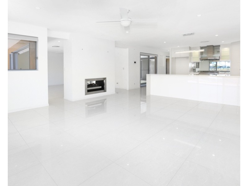 3  Balmoral Avenue, Sorrento QLD 4217