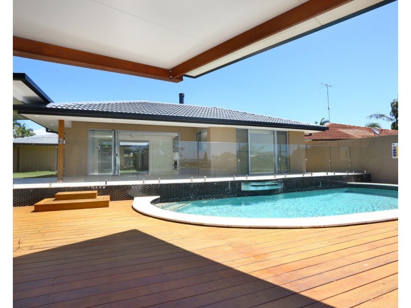 3  Balmoral Avenue, Sorrento QLD 4217