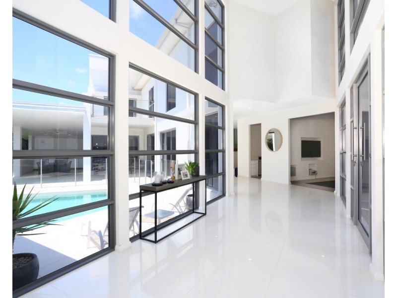 5003 RIVERWOOD GROVE, Benowa QLD 4217