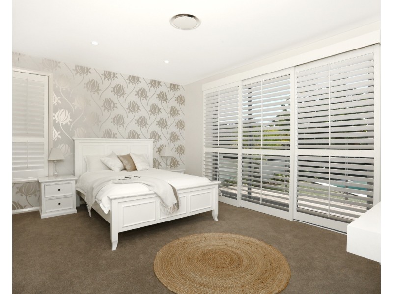 5003 RIVERWOOD GROVE, Benowa QLD 4217