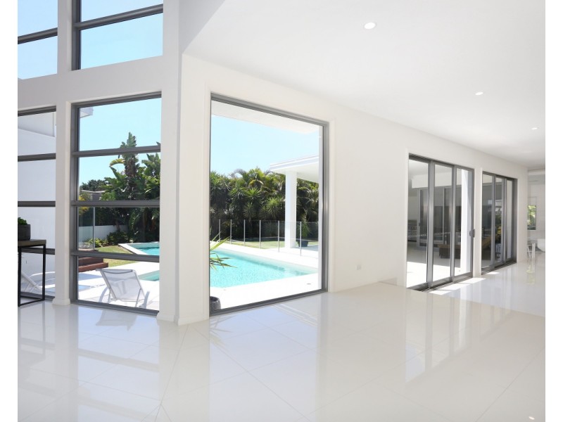 5003 RIVERWOOD GROVE, Benowa QLD 4217