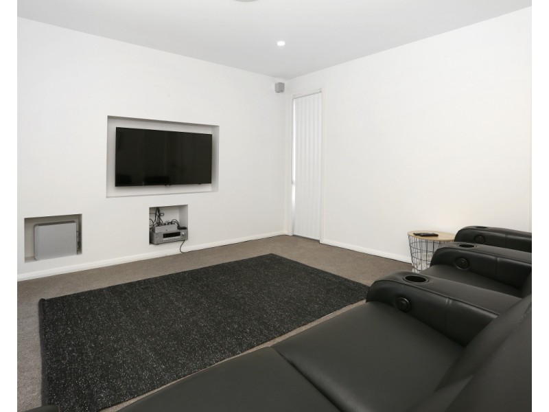 5003 RIVERWOOD GROVE, Benowa QLD 4217