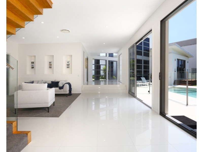 5003 RIVERWOOD GROVE, Benowa QLD 4217