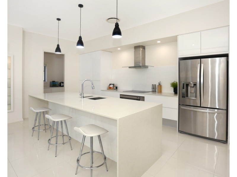 5003 RIVERWOOD GROVE, Benowa QLD 4217