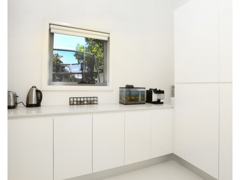 5003 RIVERWOOD GROVE, Benowa QLD 4217