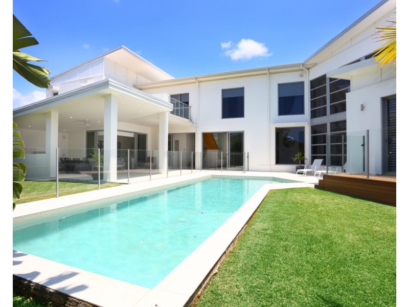 5003 RIVERWOOD GROVE, Benowa QLD 4217