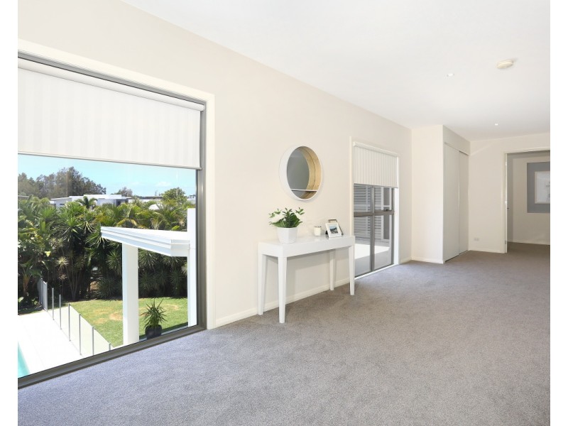 5003 RIVERWOOD GROVE, Benowa QLD 4217