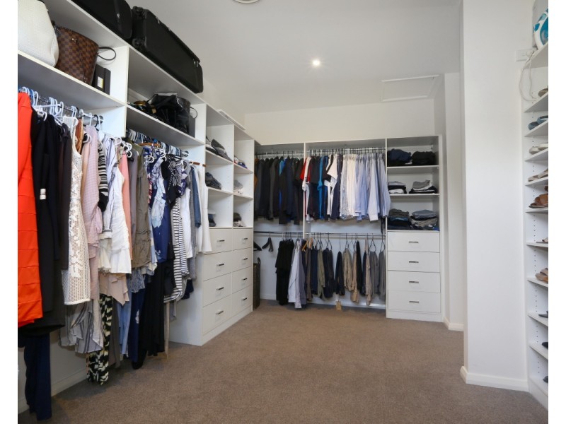 5003 RIVERWOOD GROVE, Benowa QLD 4217