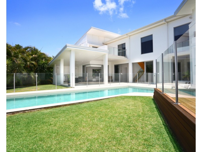 5003 RIVERWOOD GROVE, Benowa QLD 4217