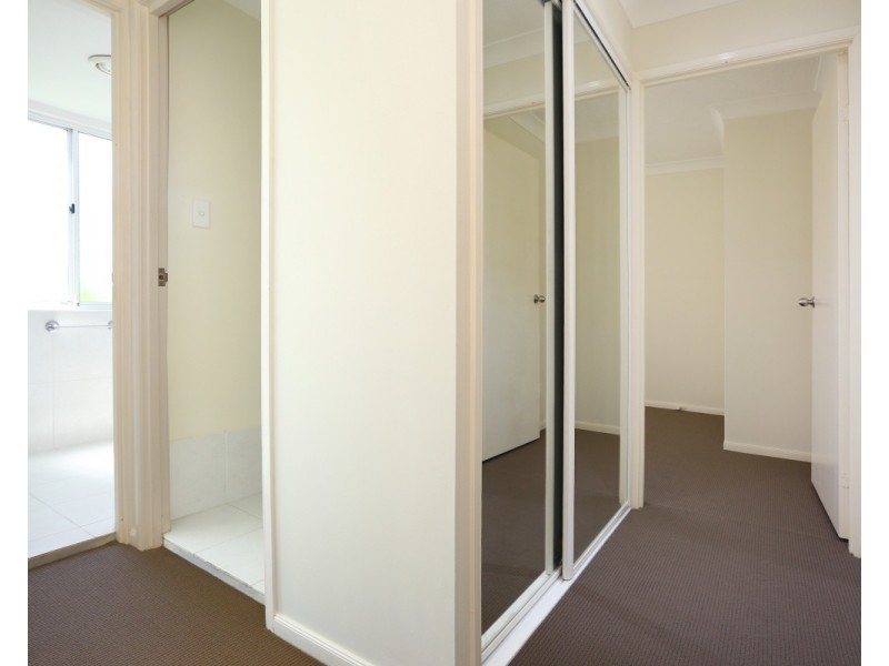 2 St Kevins Avenue, Benowa QLD 4217