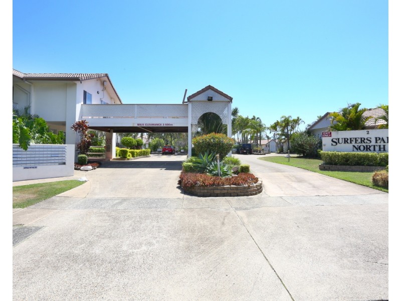 2 St Kevins Avenue, Benowa QLD 4217