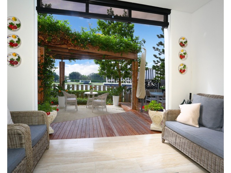 1  Marina Drive, Benowa QLD 4217