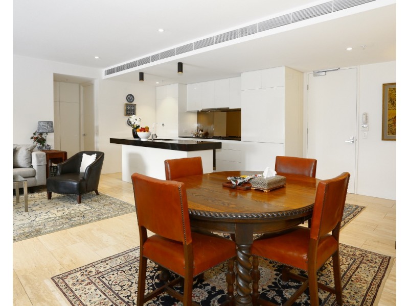 1  Marina Drive, Benowa QLD 4217