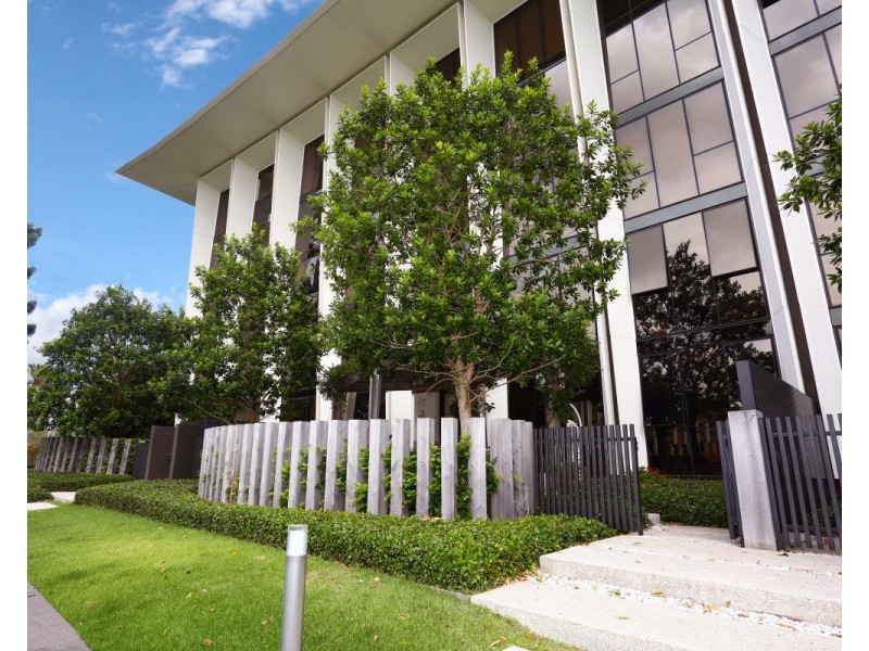 1  Marina Drive, Benowa QLD 4217