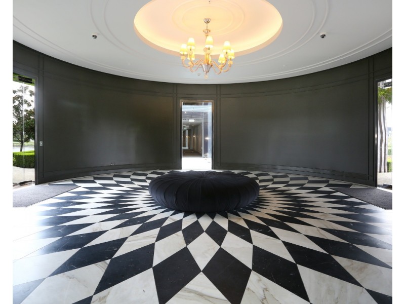 1  Marina Drive, Benowa QLD 4217