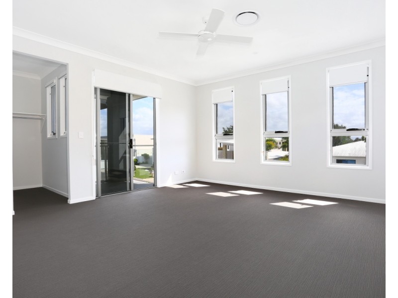 1/1066 LAKEVIEW TERRACE, Benowa QLD 4217