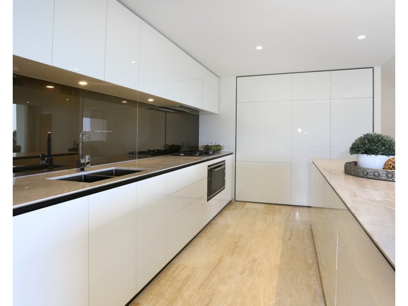 1 The Concourse, Benowa QLD 4217