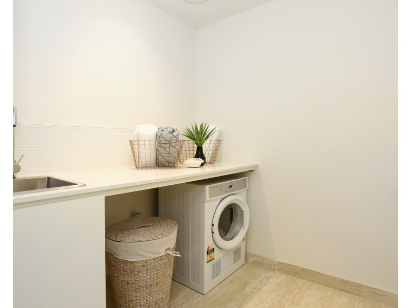 1 The Concourse, Benowa QLD 4217