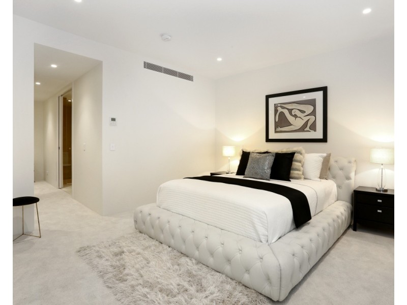 1 The Concourse, Benowa QLD 4217