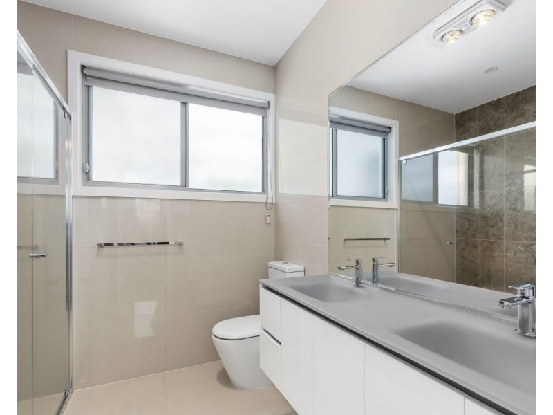 1063B Lakeview Terrace, Benowa QLD 4217