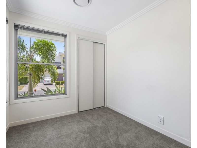 1063B Lakeview Terrace, Benowa QLD 4217
