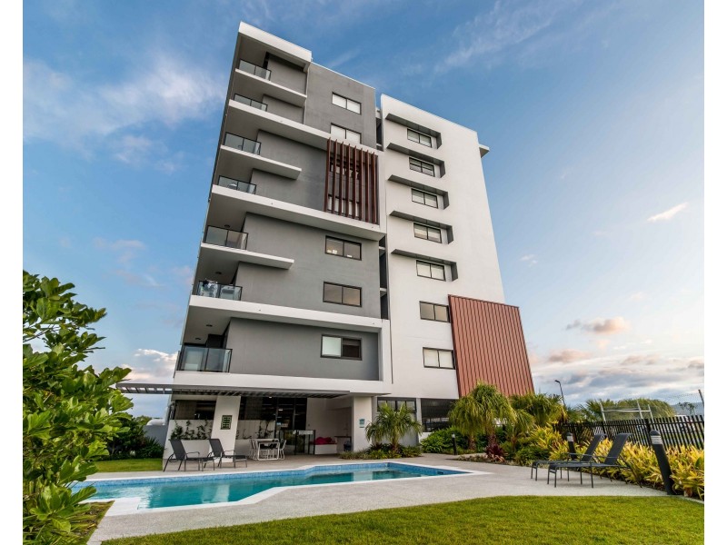 205/112-134 Palm Meadows Drive, Carrara QLD 4211