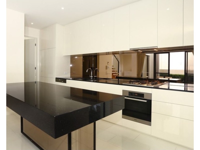 10007 The Boulevarde, Benowa QLD 4217