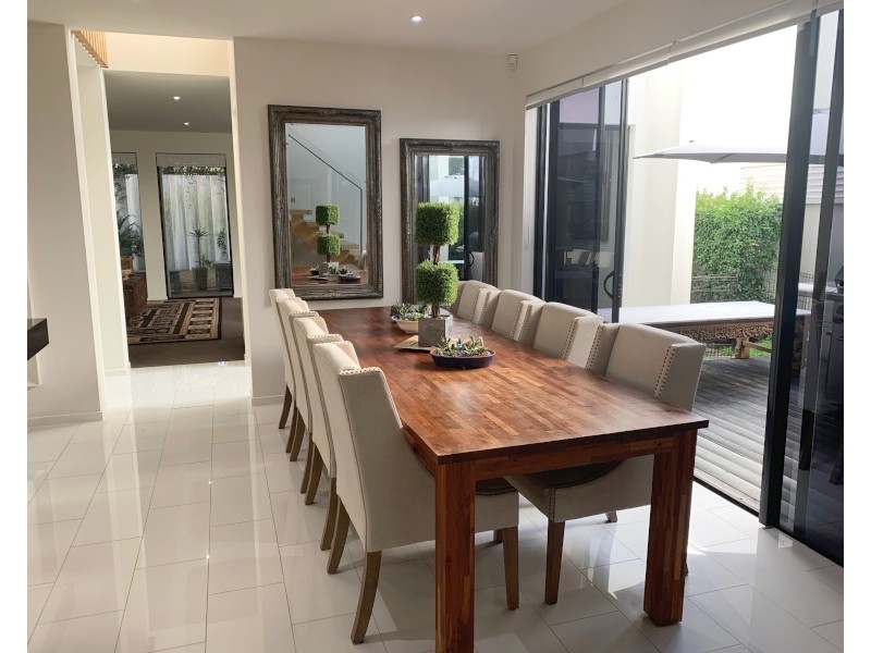 10007 The Boulevarde, Benowa QLD 4217