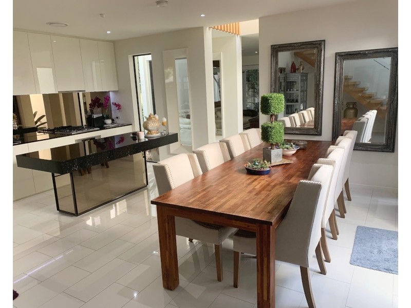 10007 The Boulevarde, Benowa QLD 4217