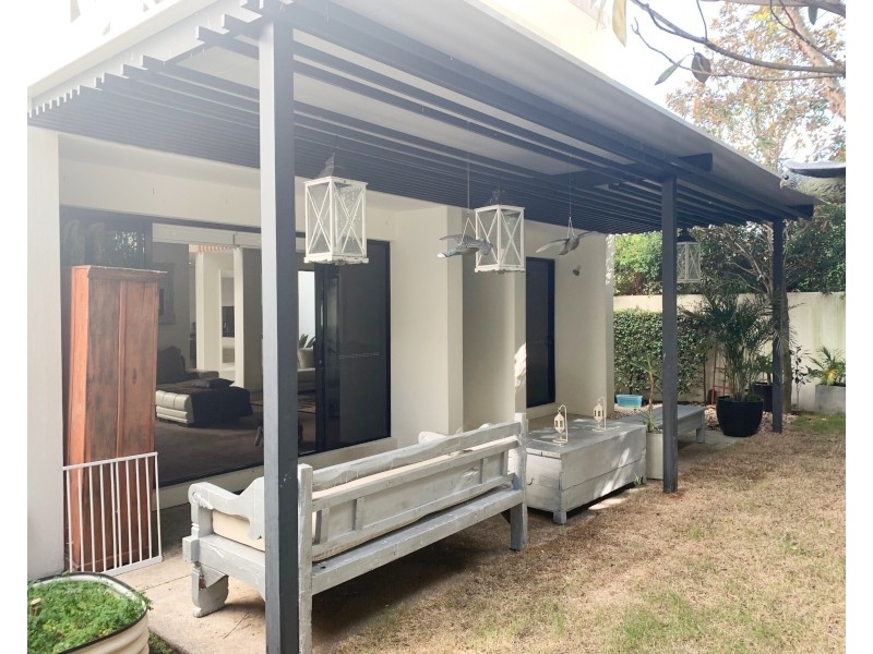 10007 The Boulevarde, Benowa QLD 4217