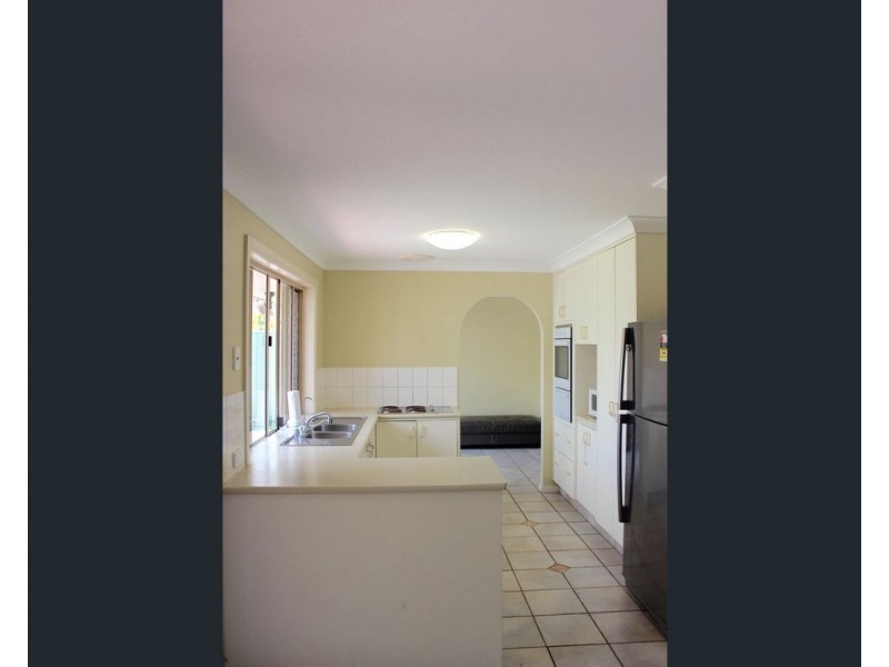 19 Sugarleaf Court, Burleigh Waters QLD 4220