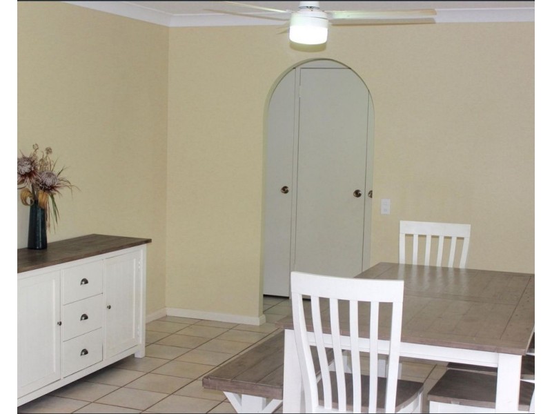 19 Sugarleaf Court, Burleigh Waters QLD 4220