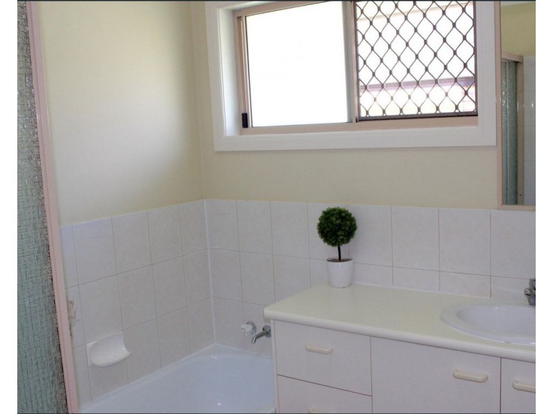 19 Sugarleaf Court, Burleigh Waters QLD 4220