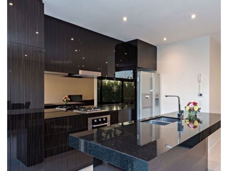 28 Theatre Drive, Benowa QLD 4217