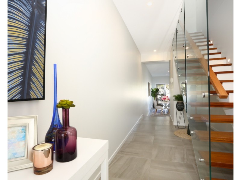 6019B Vista Drive, Benowa QLD 4217