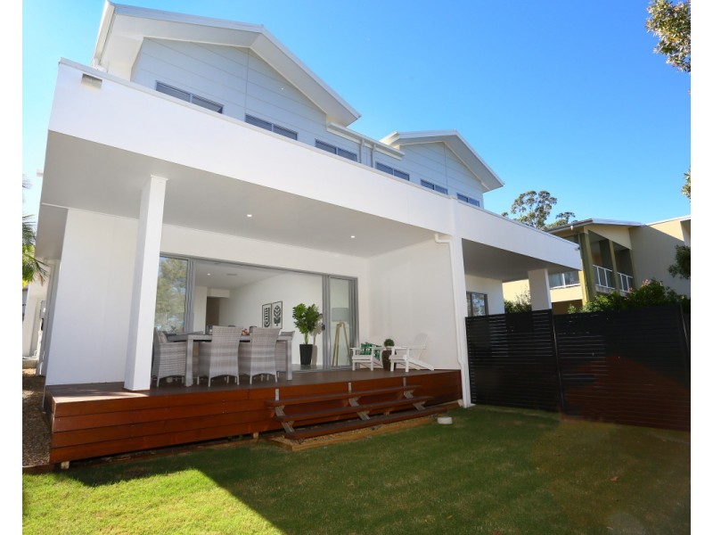 6019B Vista Drive, Benowa QLD 4217